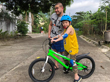 Load image into Gallery viewer, RoyalBaby Kids Bike 20&quot; Blue for 8-12 Years Old BMX Freestyle